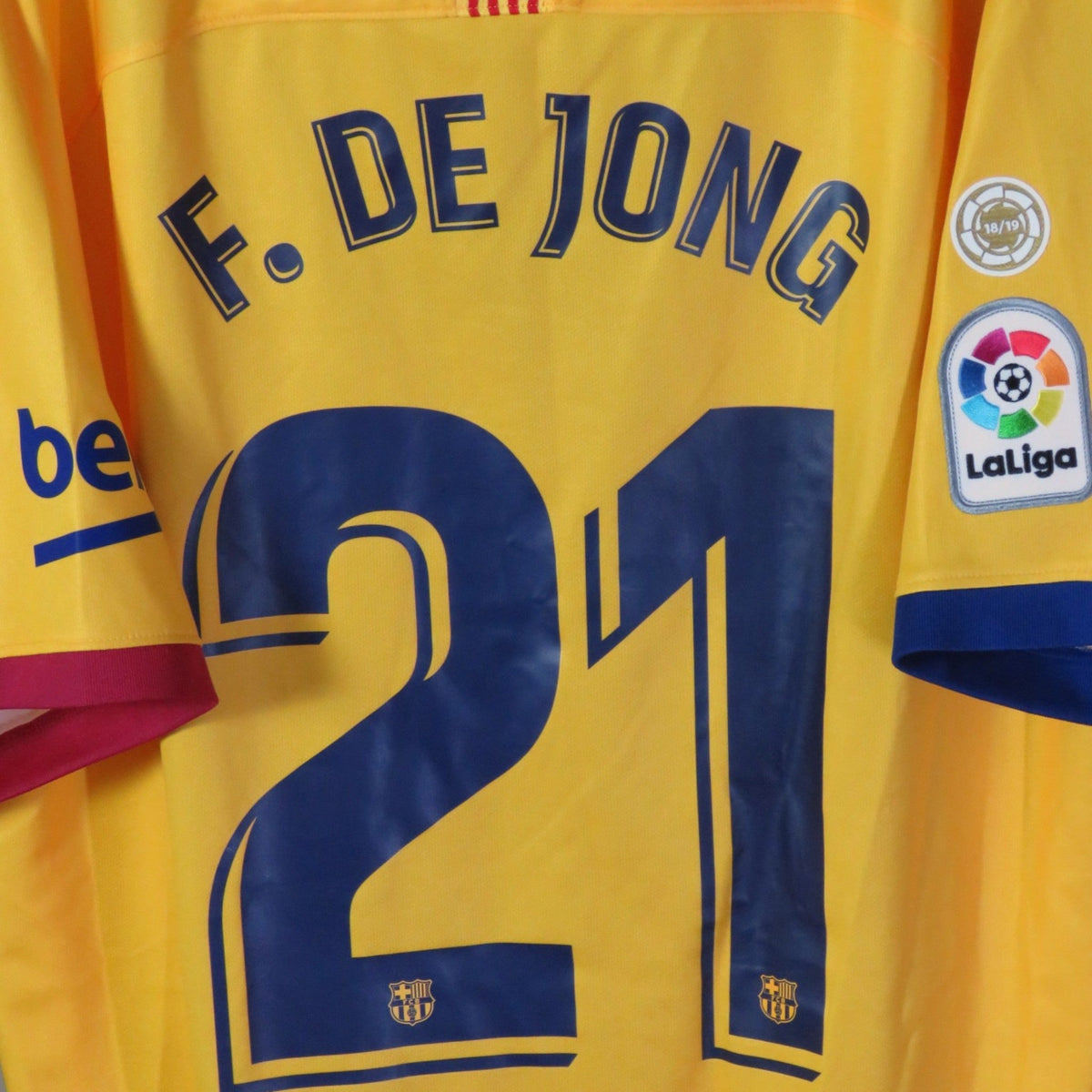 Retro Barcelona 2019-2020 Away brand new with tags football jersey by Nike, De Jong 21, size XXL, product code AJ5531-728 | Nostalgic Football Shirts