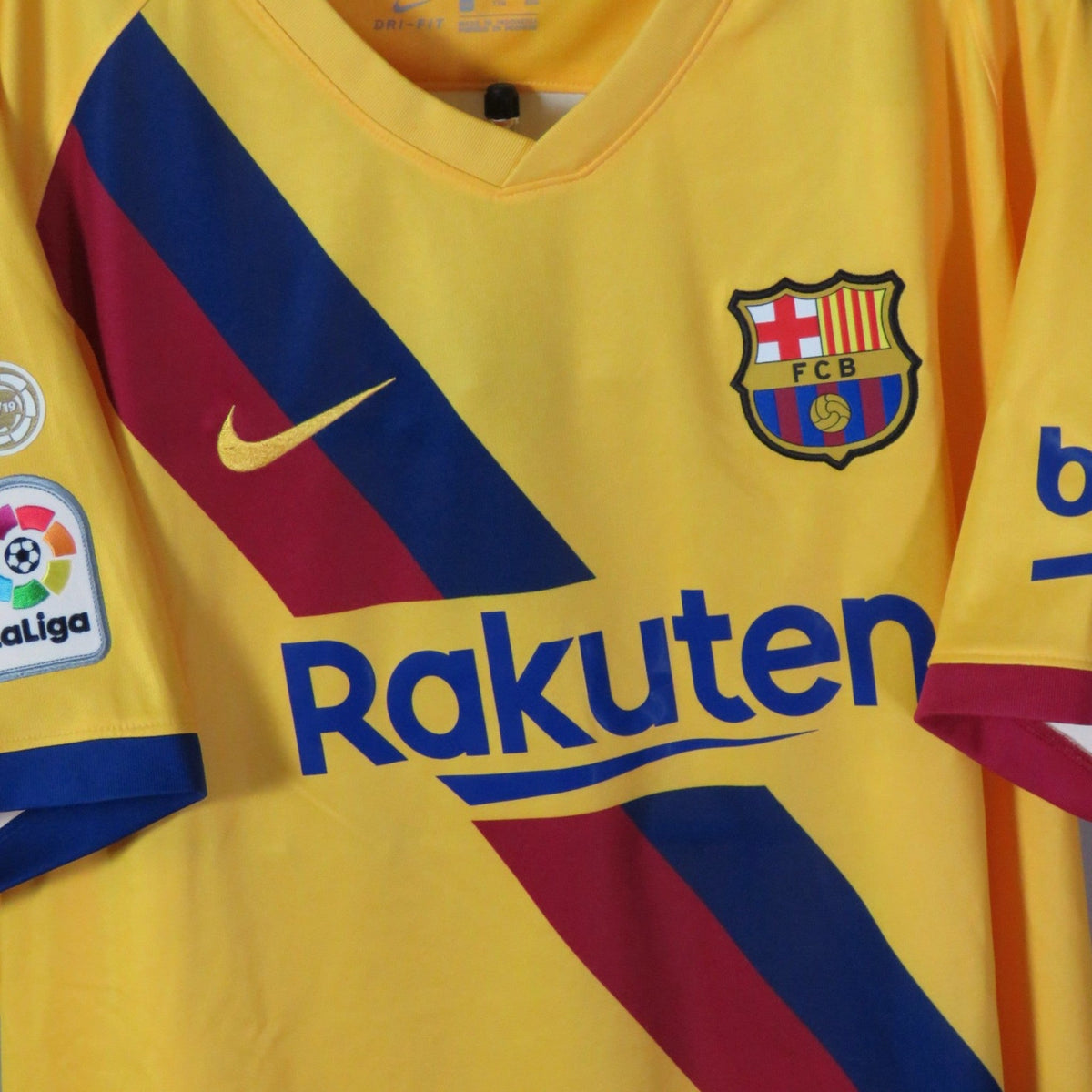 Vintage Barcelona 2019-2020 Away brand new with tags football shirt with De Jong 21 print, size XXL, product code AJ5531-728 | Nostalgic Football Shirts