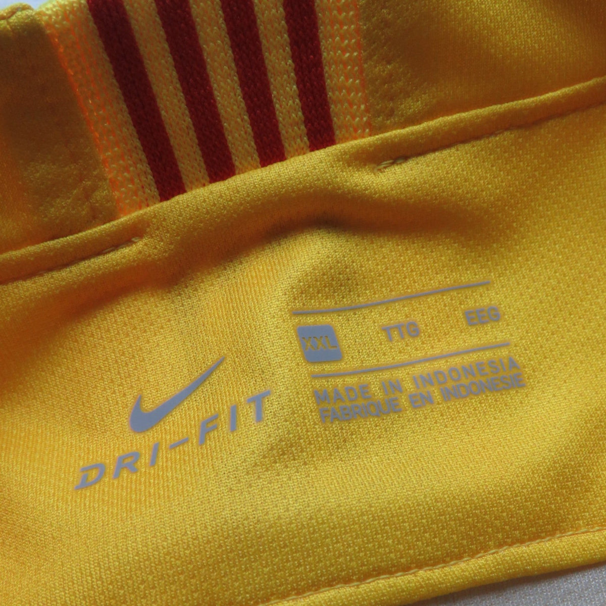 Authentic Nike Barcelona 2019-2020 Away brand new with tags shirt, De Jong 21 on the back, size XXL, product code AJ5531-728 | Nostalgic Football Shirts