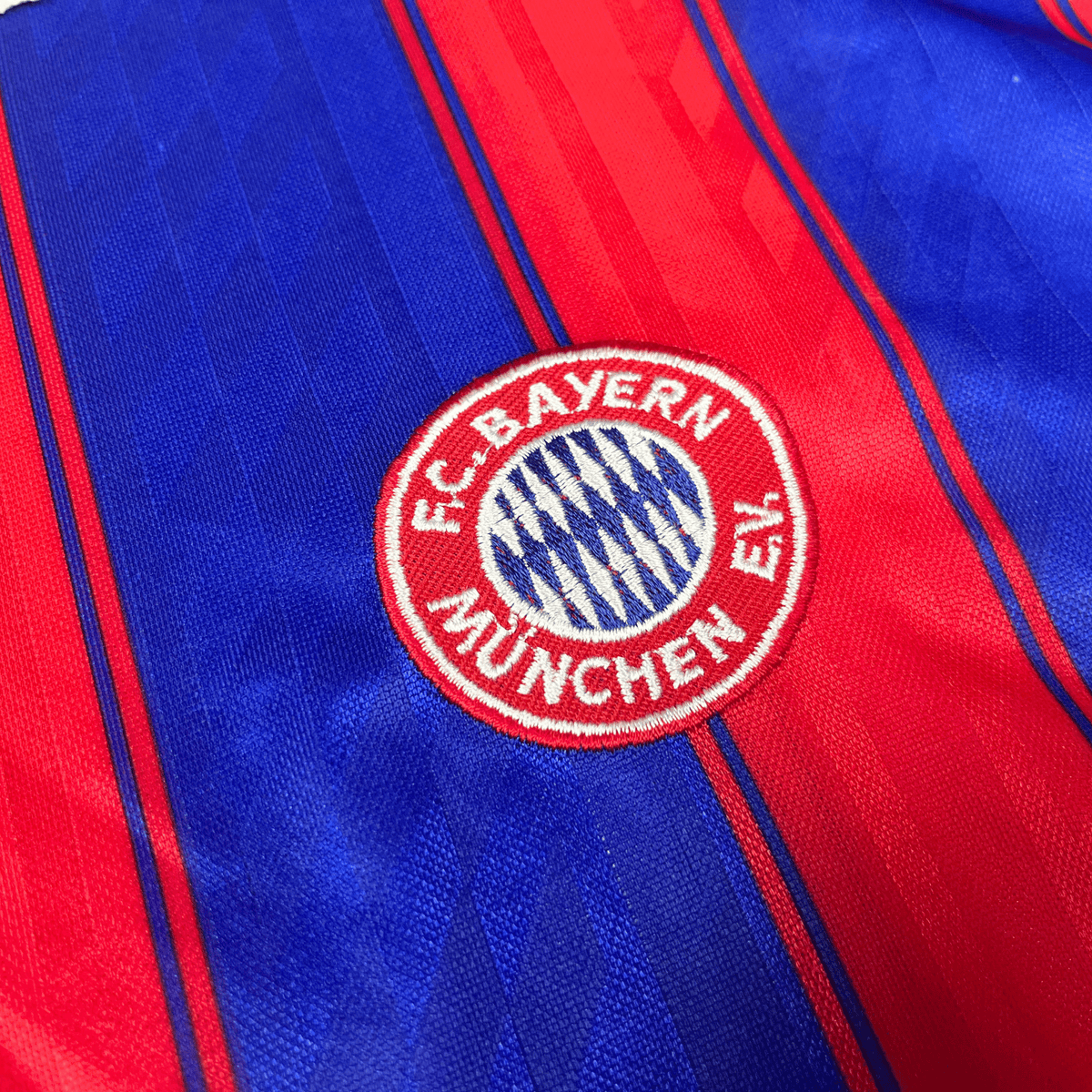 Original Bayern Munich 1995-1997 Home football shirt, size XL | Nostalgic Football Shirts