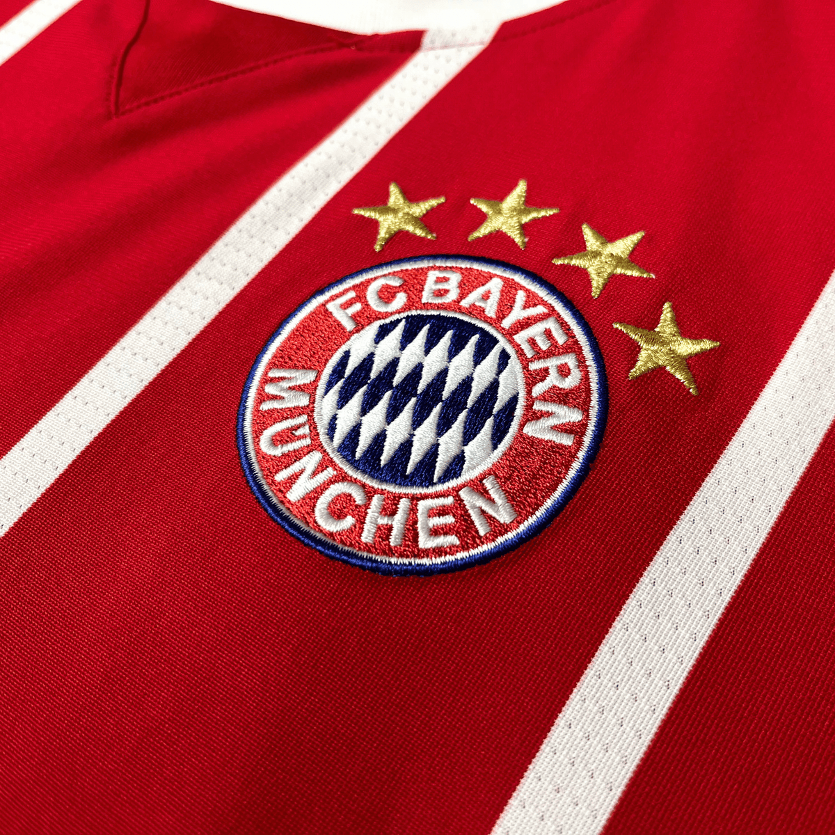 Authentic Adidas Bayern Munich 2017-2018 Home shirt, Boateng 17 on the back, size XXL | Nostalgic Football Shirts