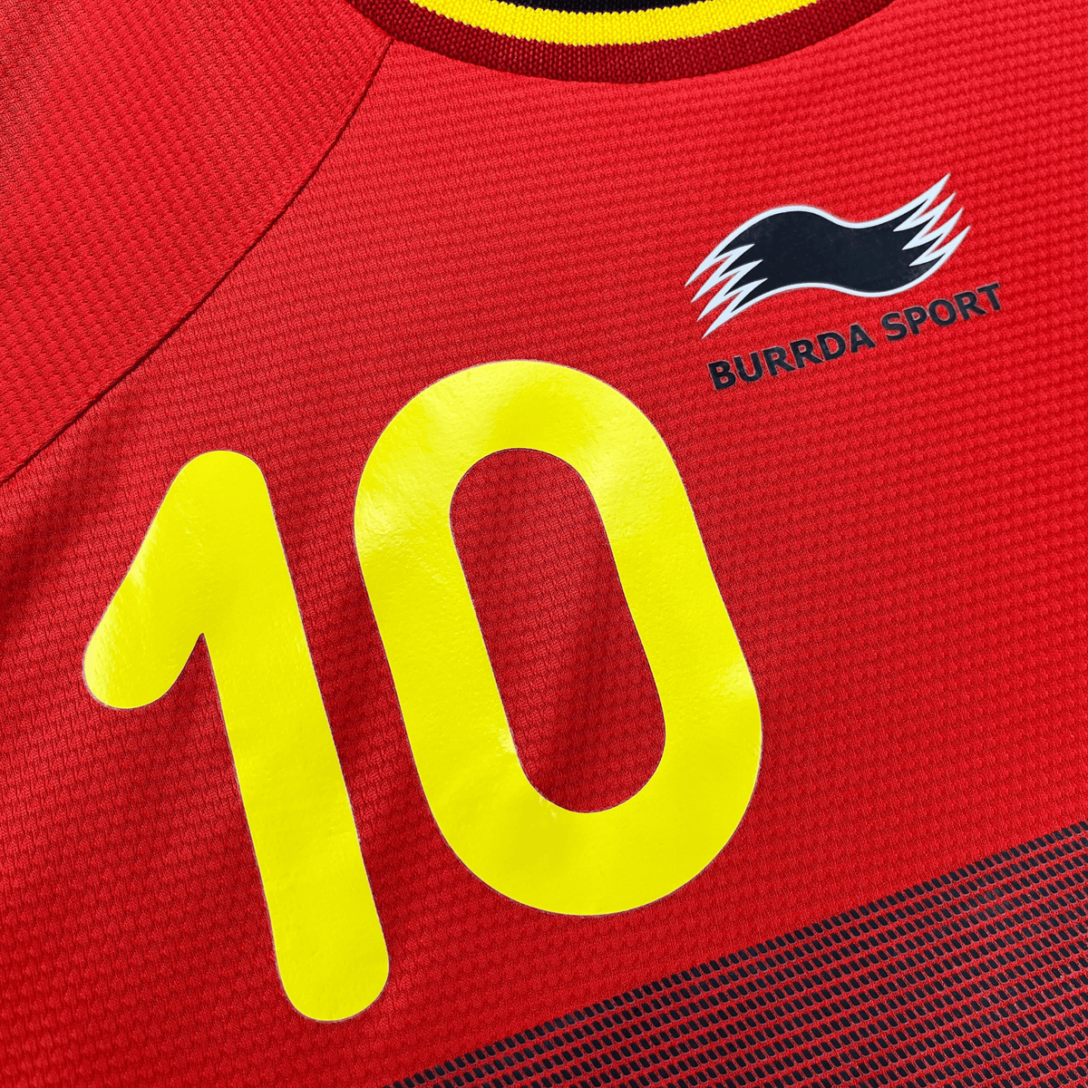 Vintage Belgium 2014-2015 Home football shirt with Hazard 10 print, size L | Nostalgic Football Shirts