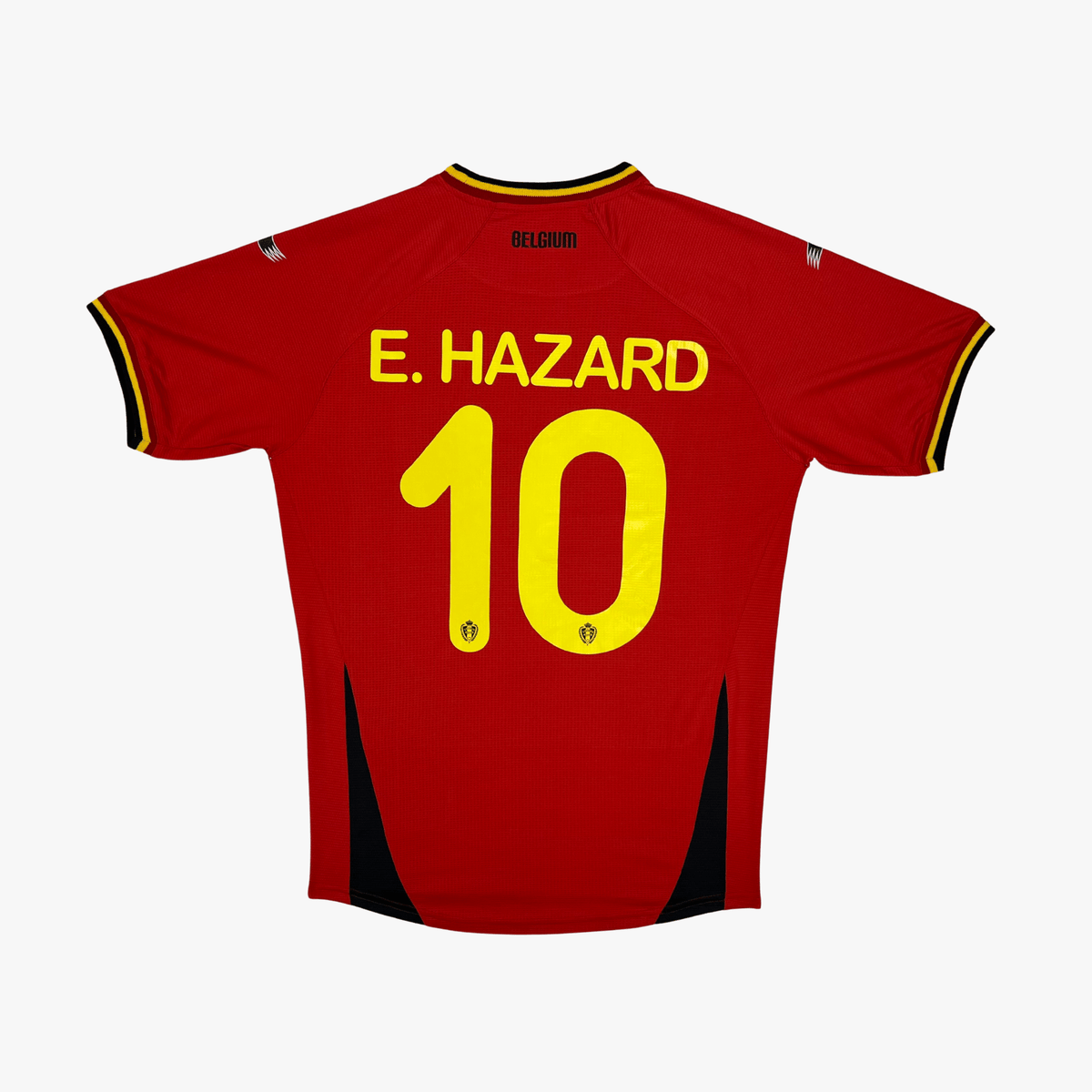 Vintage Belgium 2014-2015 Home football shirt with Hazard 10 print, size L | Nostalgic Football Shirts