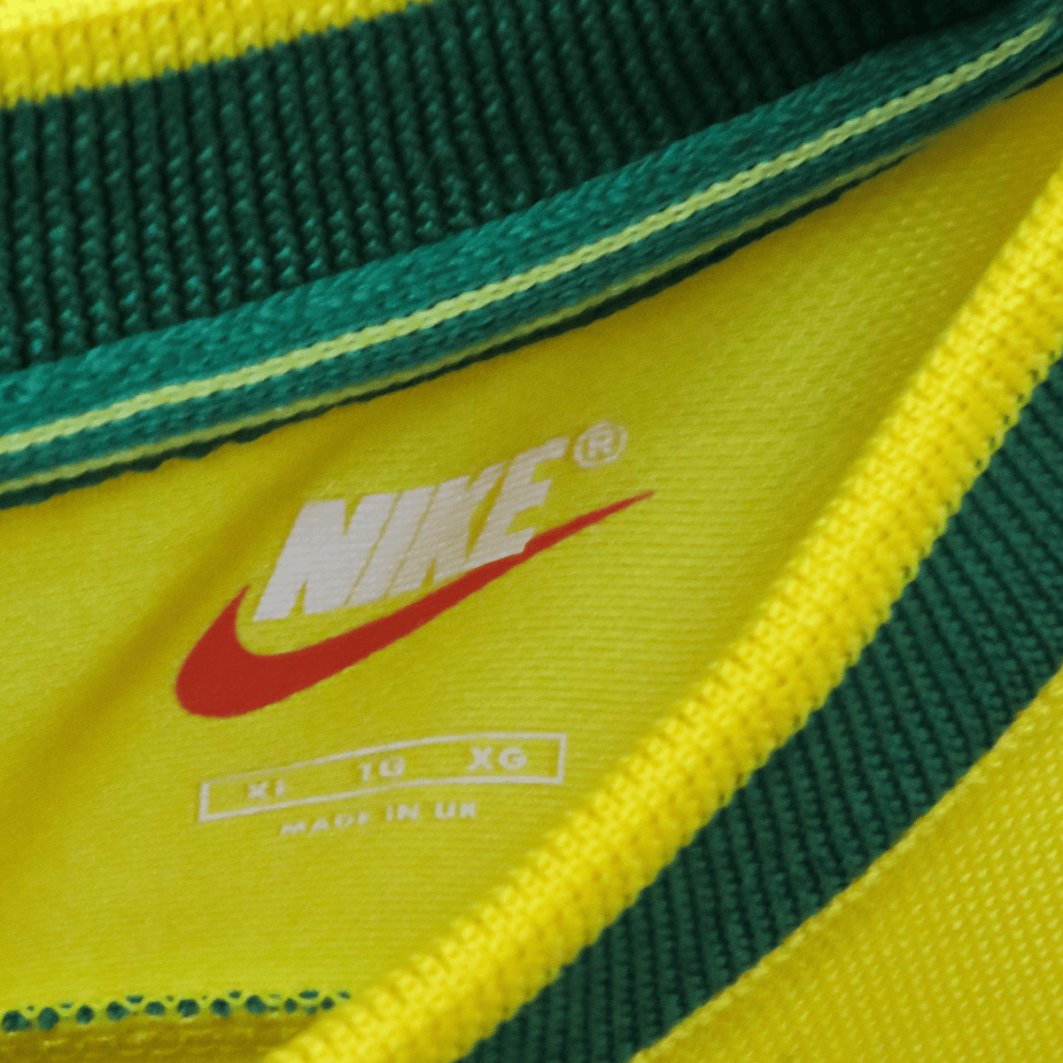 Vintage Brazil 1998-2000 Home football shirt with Ronaldo 9 print, size XL | Nostalgic Football Shirts
