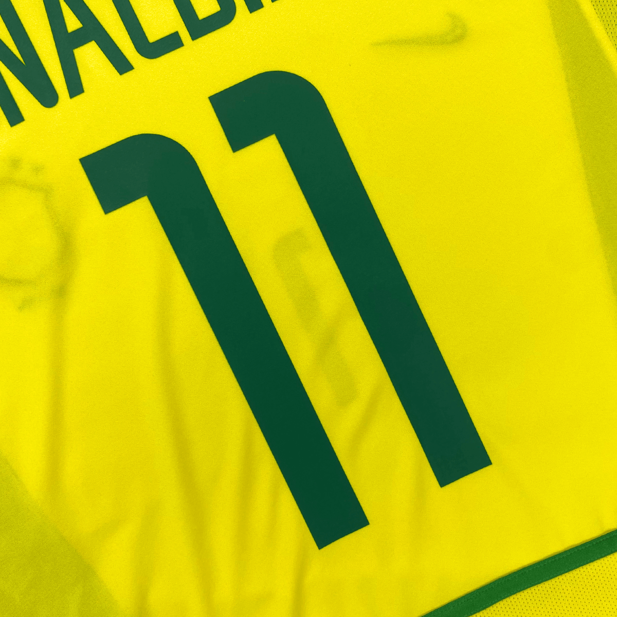 Original Brazil 2002-2004 Home football shirt, size XL, Ronaldinho 11 | Nostalgic Football Shirts