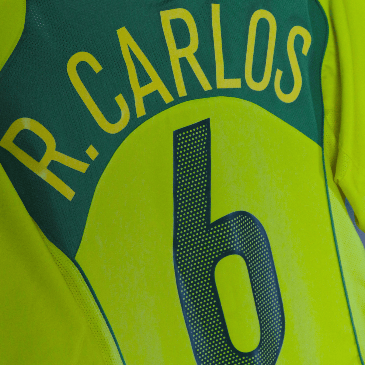 Retro Brazil 2004-2006 Home football jersey by Nike, Roberto Carlos 6, size S | Nostalgic Football Shirts