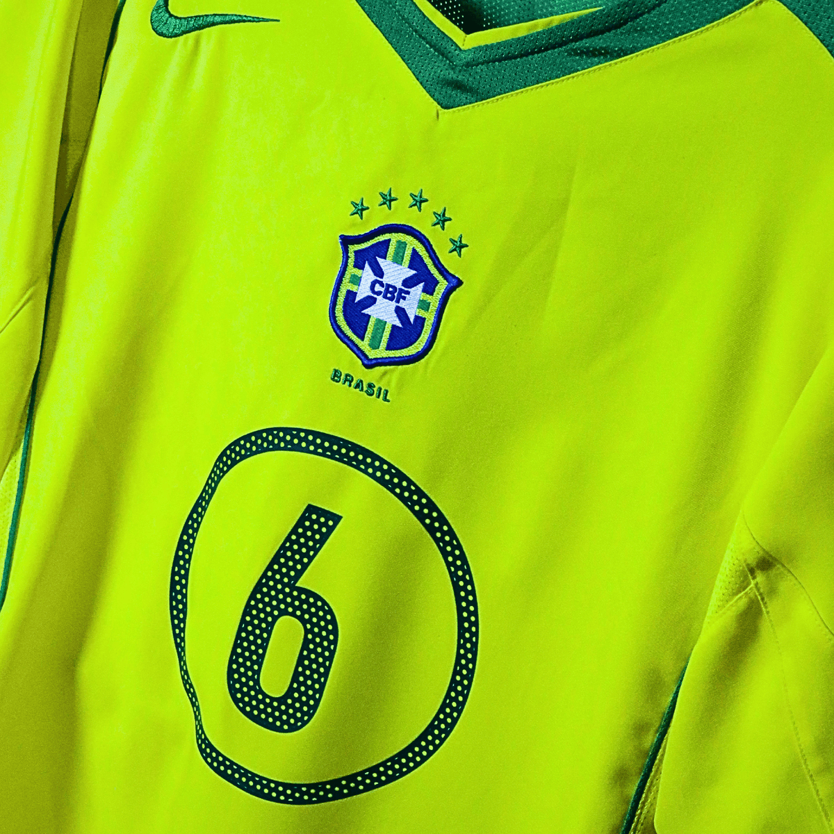 Original Brazil 2004-2006 Home football shirt, size S, Roberto Carlos 6 | Nostalgic Football Shirts