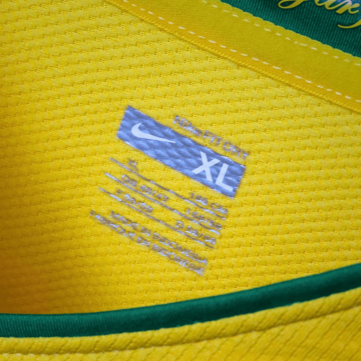 Vintage Brazil 2008-2010 Home football shirt with Ronaldinho 10 print, size XL | Nostalgic Football Shirts