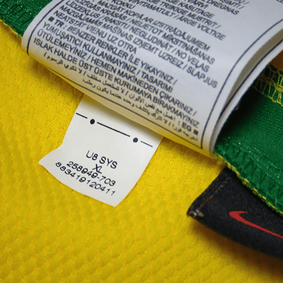 Authentic Nike Brazil 2008-2010 Home shirt, Ronaldinho 10 on the back, size XL | Nostalgic Football Shirts