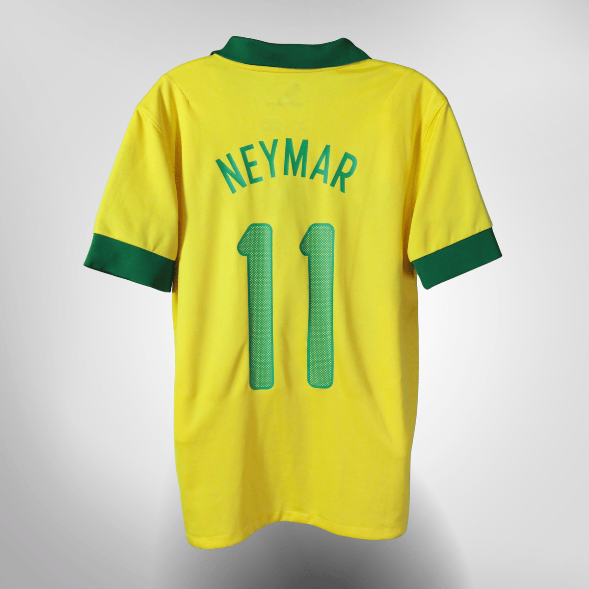 Vintage Brazil 2013-2014 Home football shirt with Neymar 11 print, size M | Nostalgic Football Shirts
