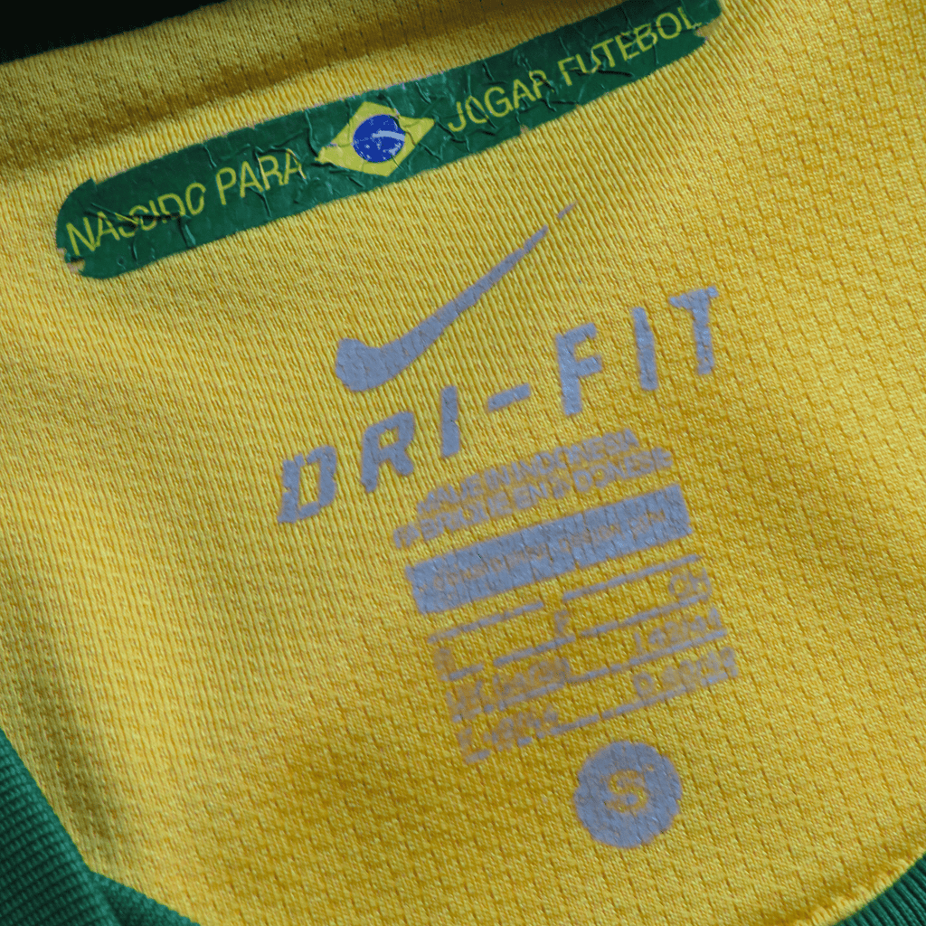 Brazil 2010-11 Home Kaka #10 Shirt S