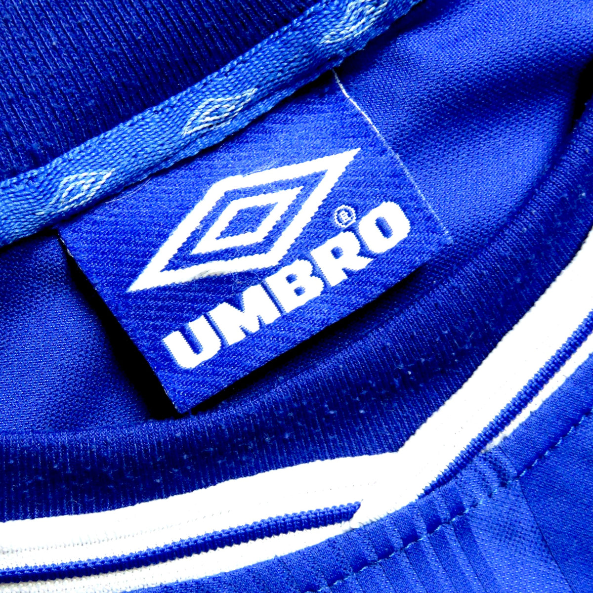 Vintage Chelsea 1999-2001 Home football shirt with Zola 25 print, size L | Nostalgic Football Shirts