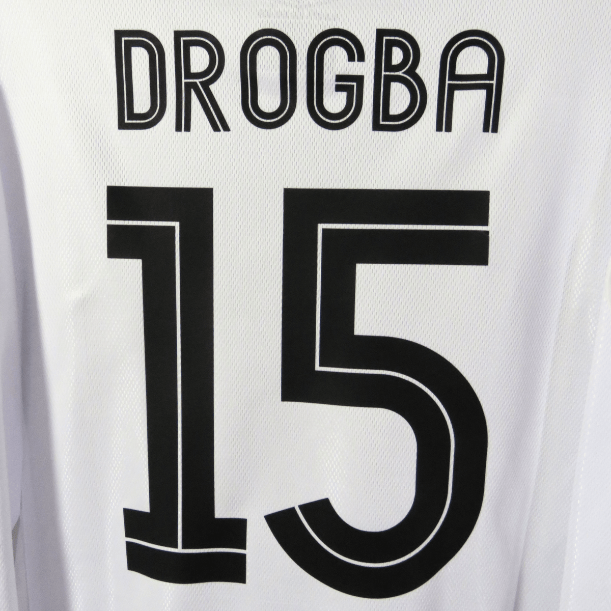Retro Chelsea 2003-2005 Away longsleeve football jersey by Umbro, Drogba 15, size M | Nostalgic Football Shirts