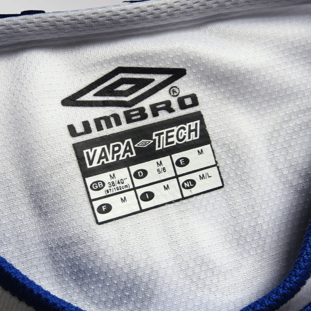 Authentic Umbro Chelsea 2003-2005 Away longsleeve shirt, Drogba 15 on the back, size M | Nostalgic Football Shirts