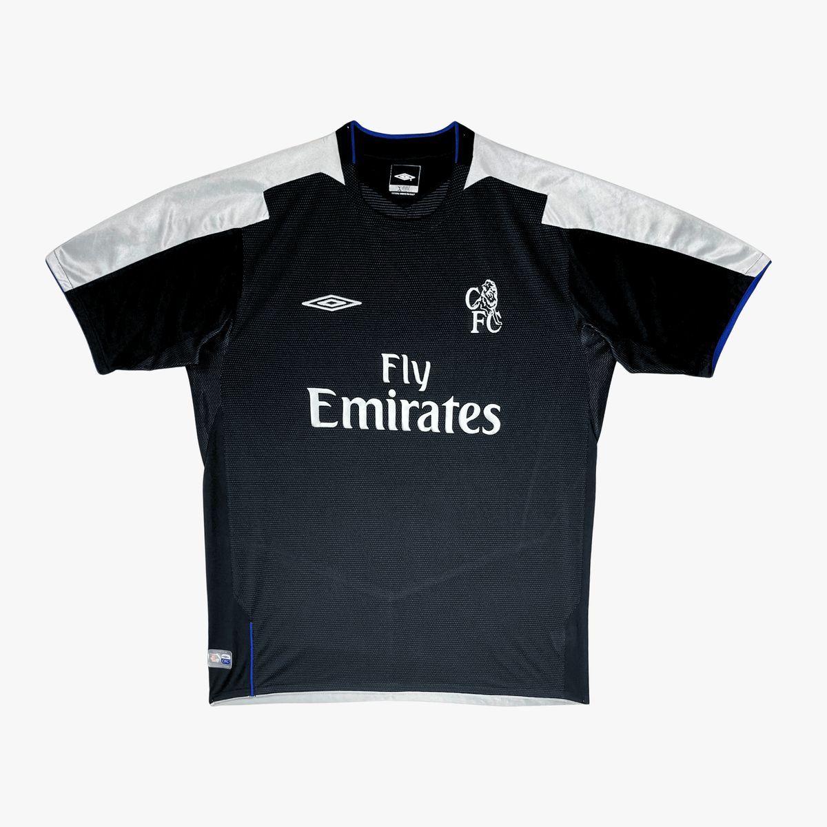 Authentic Umbro Chelsea 2004-2005 Away shirt, Drogba 15 on the back, size L | Nostalgic Football Shirts