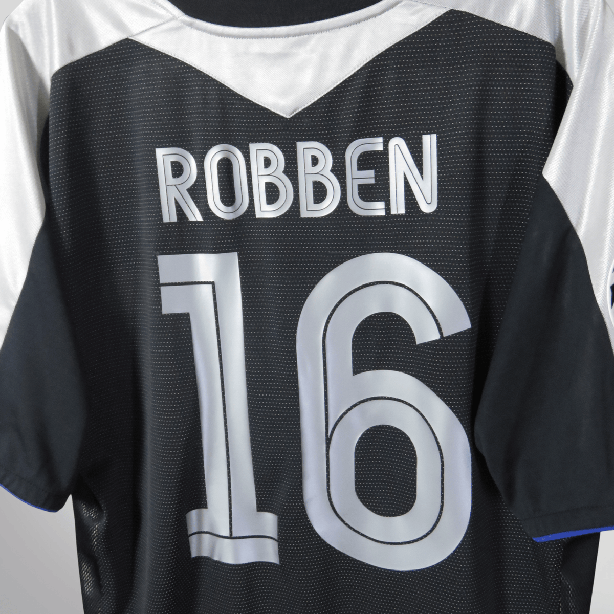 Retro Chelsea 2004-2005 Away football jersey by Umbro, Robben 16, size XL | Nostalgic Football Shirts