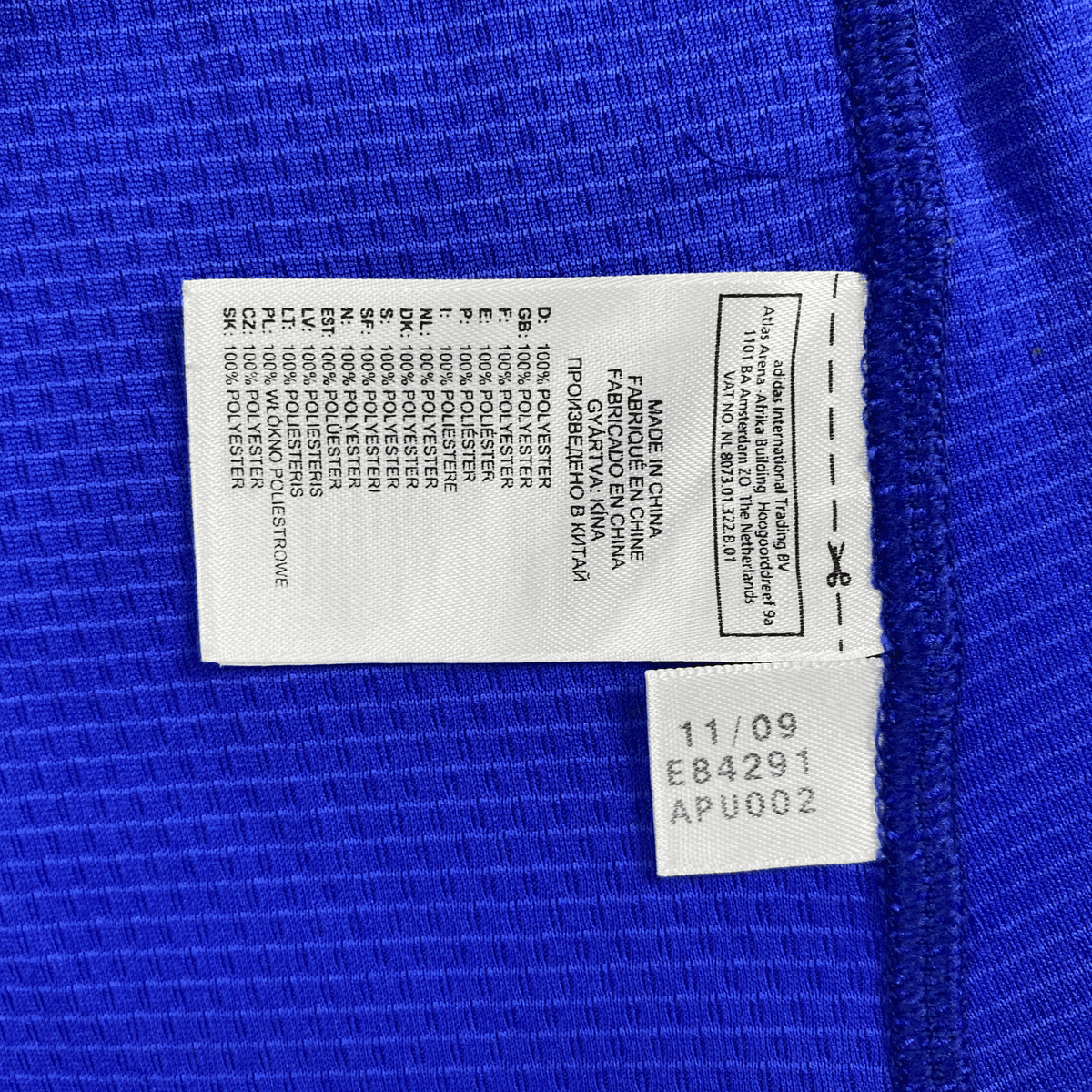 Vintage Chelsea 2009-2010 Home football shirt with Essien 5 print, size S | Nostalgic Football Shirts