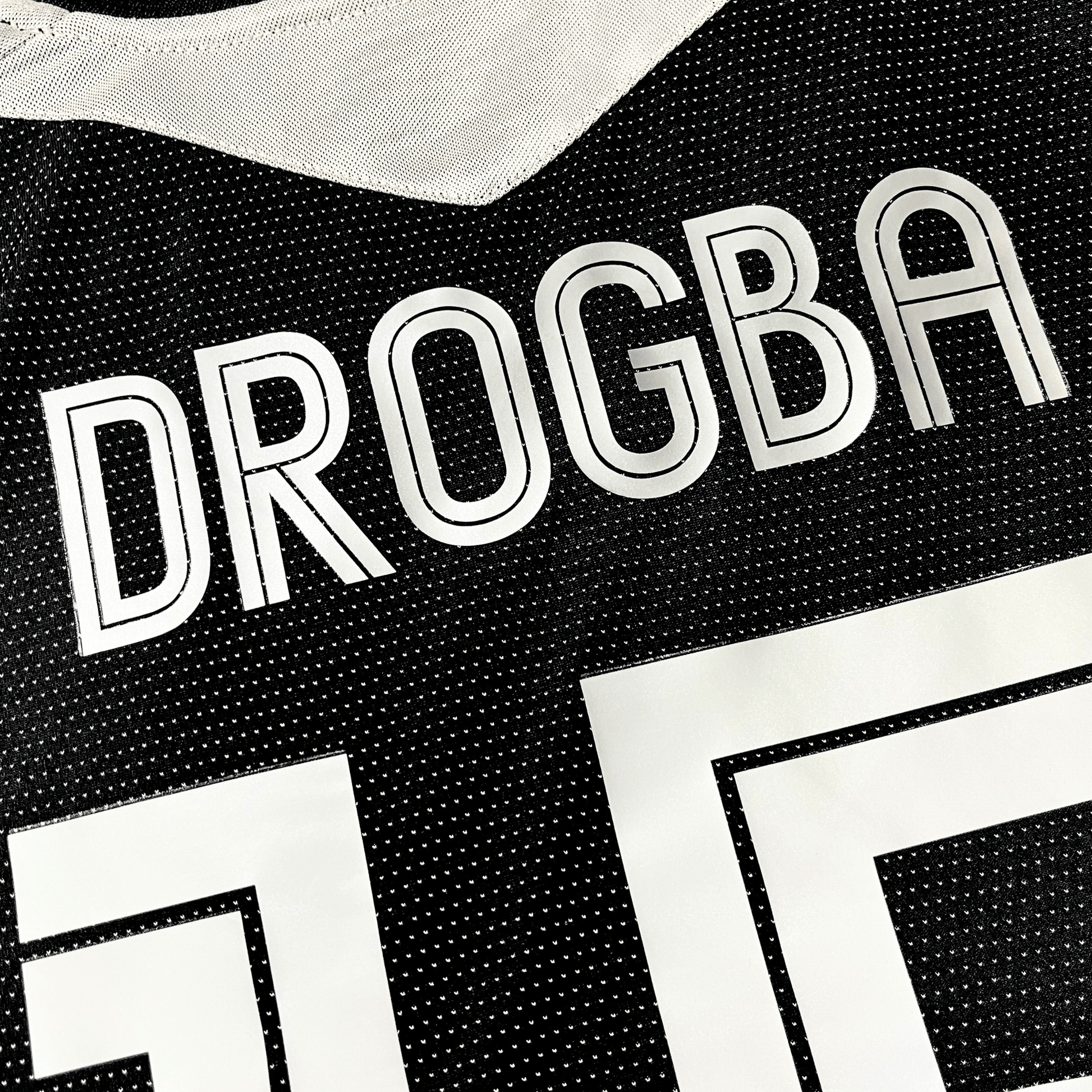 Maillot extérieur Chelsea 2004-05 Drogba #15 L