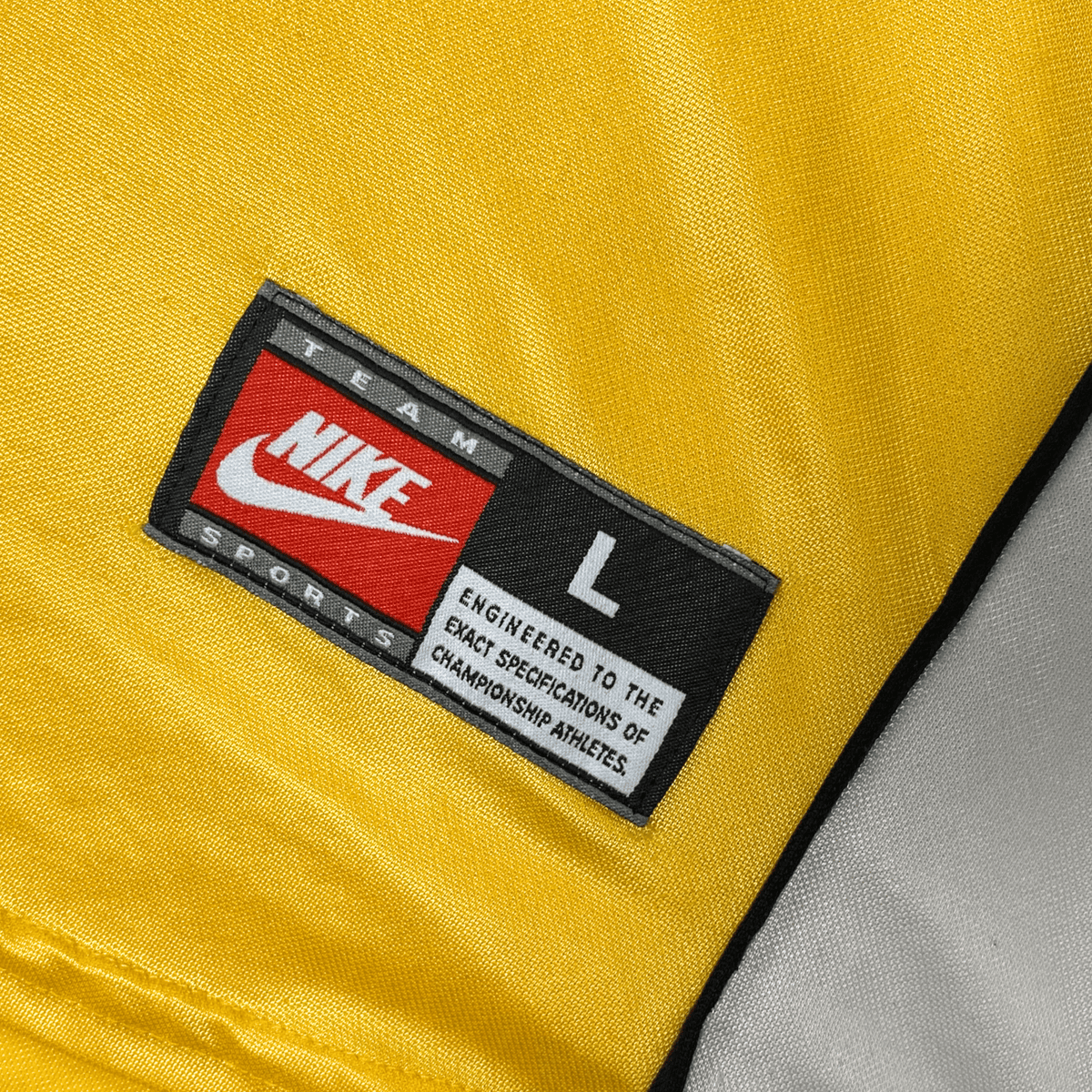 Retro Dortmund 1998-2000 Home football jersey by Nike, size L | Nostalgic Football Shirts