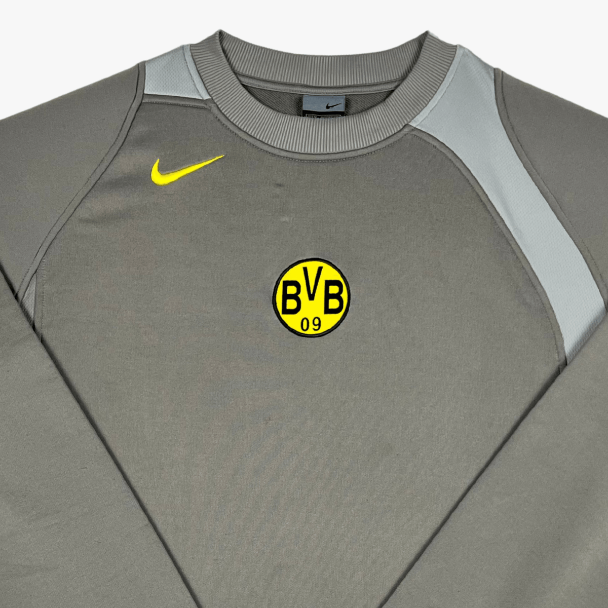 Authentic Nike Dortmund 2006-2007 Training shirt, size M | Nostalgic Football Shirts