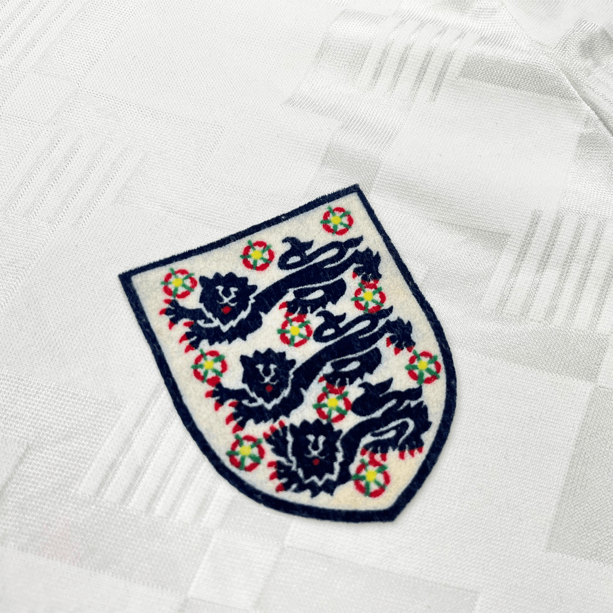 Retro England 1990-1992 Home football jersey by Umbro, size XL | Nostalgic Football Shirts