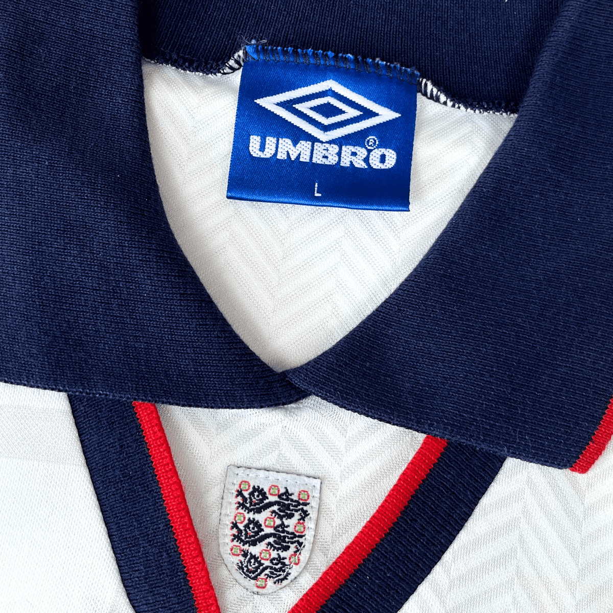 Retro England 1993-1995 Home football jersey by Umbro, size L | Nostalgic Football Shirts