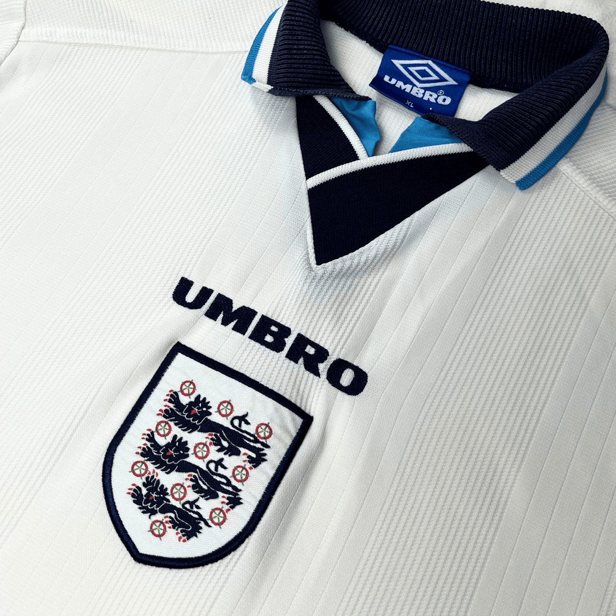 Retro England 1995-1997 Home football jersey by Umbro, size XL | Nostalgic Football Shirts