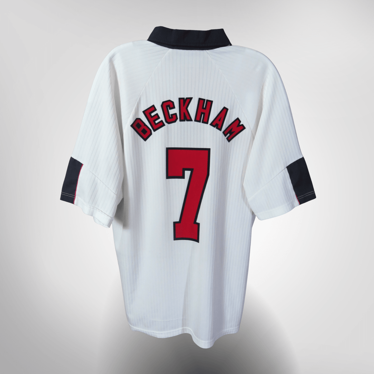 Vintage England 1997-1999 Home football shirt with Beckham 7 print, size XL | Nostalgic Football Shirts