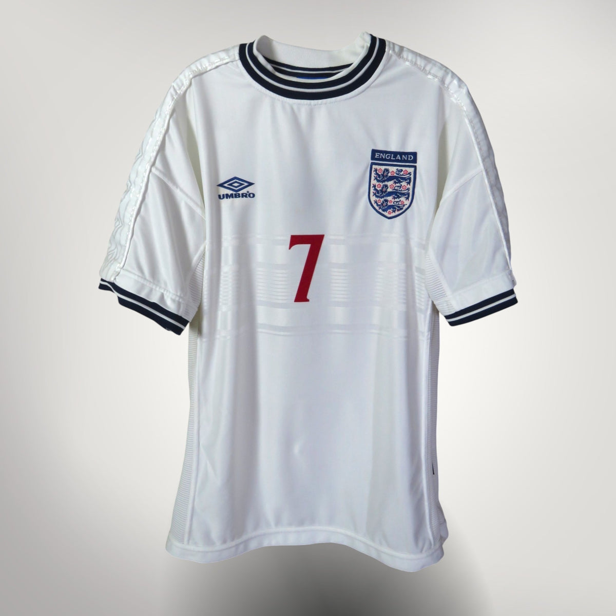 Authentic Umbro England 1999-2001 Home shirt, Beckham 7 on the back, size XL | Nostalgic Football Shirts