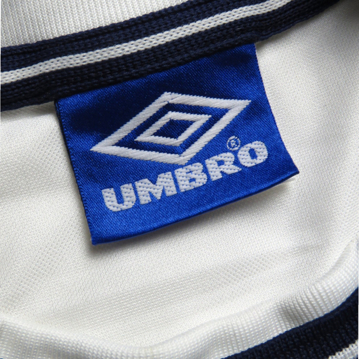 Vintage England 1999-2001 Home football shirt with Beckham 7 print, size XL | Nostalgic Football Shirts