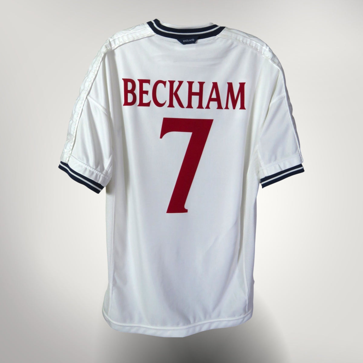 Vintage England 1999-2001 Home football shirt with Beckham 7 print, size XL | Nostalgic Football Shirts