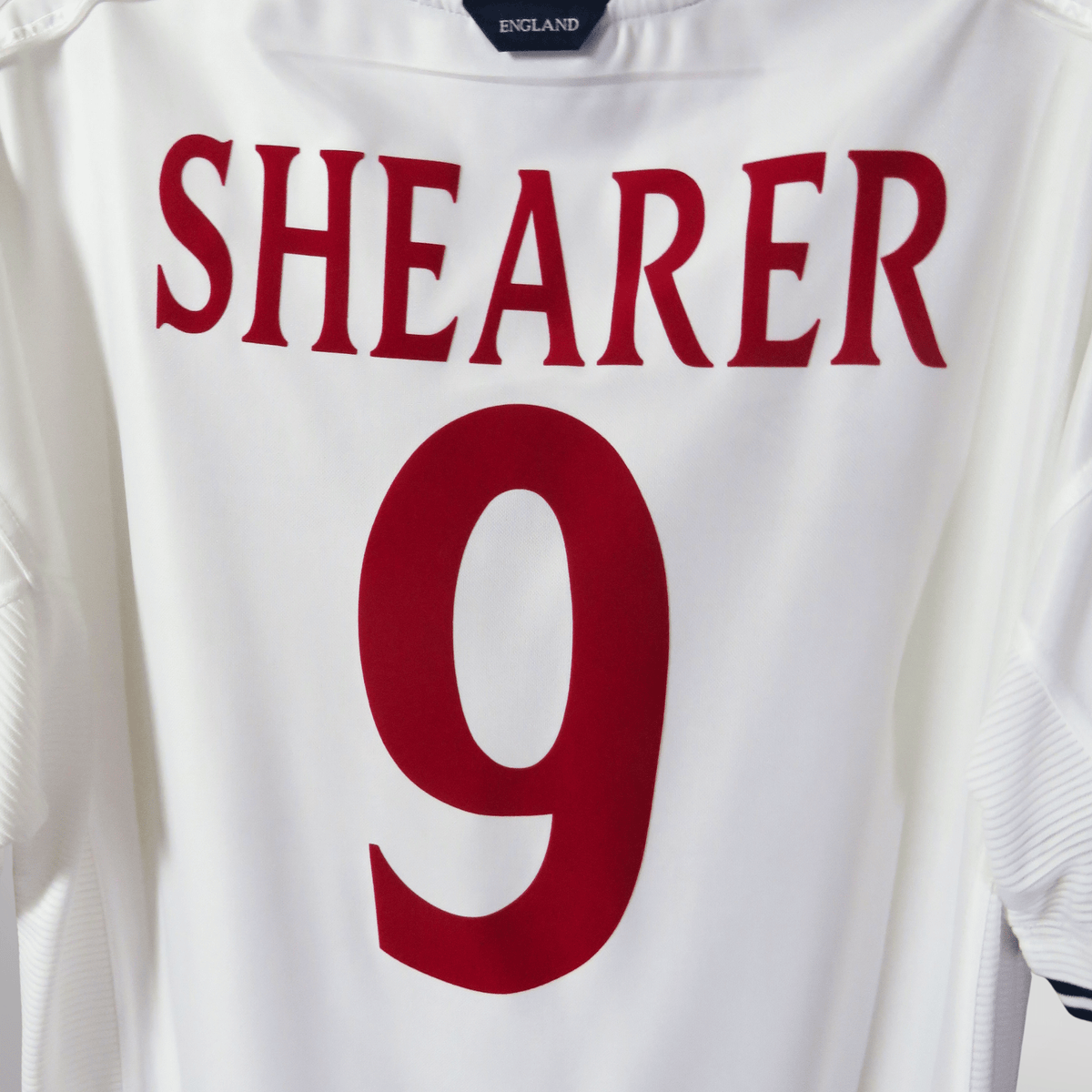 Retro England 1999-2001 Home football jersey by Umbro, Shearer 9, size XL | Nostalgic Football Shirts