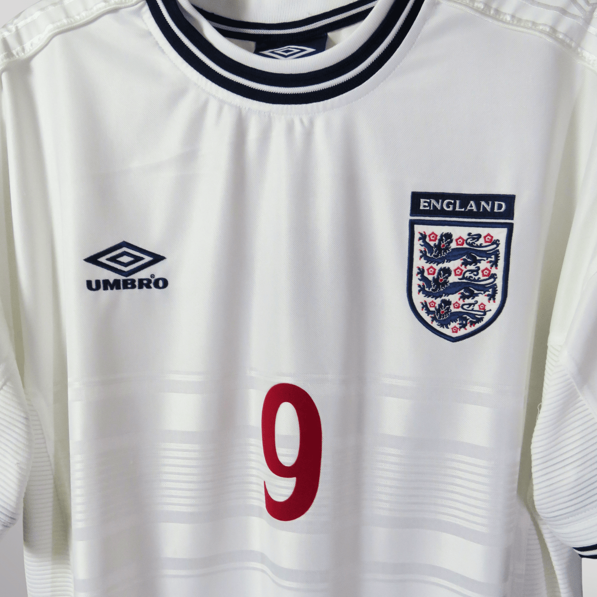Original England 1999-2001 Home football shirt, size XL, Shearer 9 | Nostalgic Football Shirts