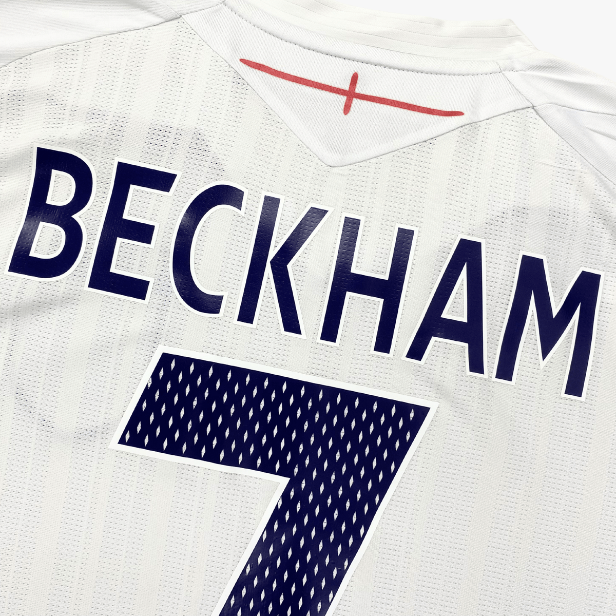 Retro England 2007-2009 Home football jersey by Umbro, Beckham 7, size M | Nostalgic Football Shirts