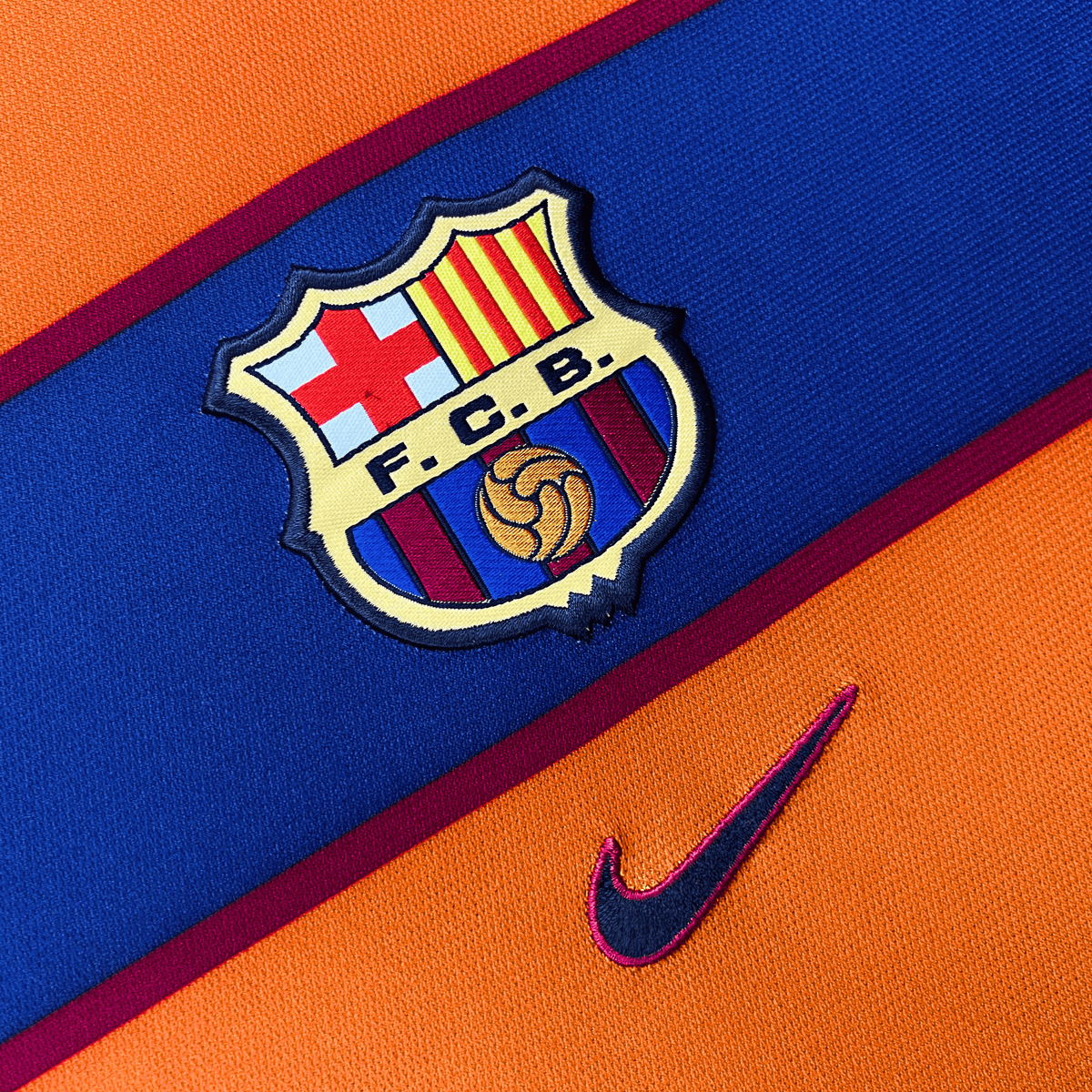 Vintage FC Barcelona 1998-1999 Away football shirt with Rivaldo 11 print, size XL | Nostalgic Football Shirts