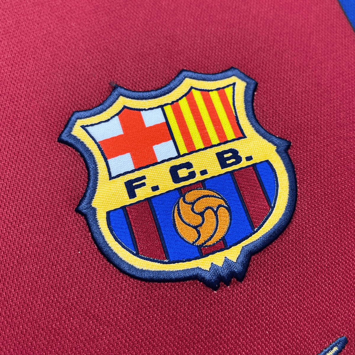 Vintage FC Barcelona 1998-1999 Home football shirt with Kluivert 19 print, size XL | Nostalgic Football Shirts