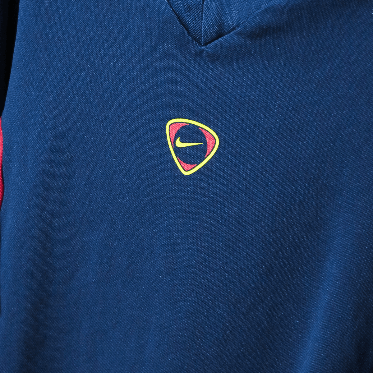 Retro FC Barcelona 2000-2001 Training football jersey by Nike, size M | Nostalgic Football Shirts