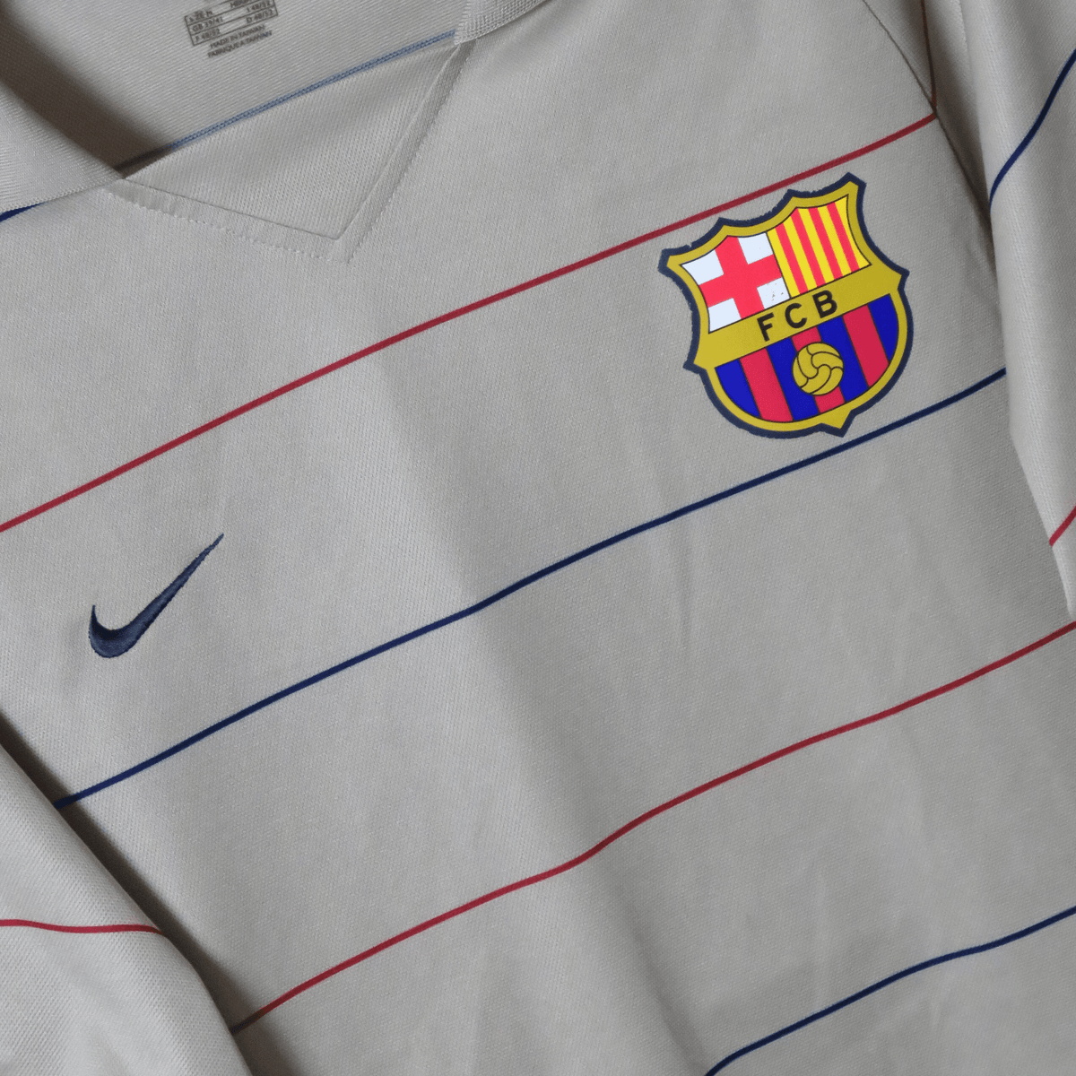 Original FC Barcelona 2003-2004 Away football shirt, size M, Ronaldinho 10 | Nostalgic Football Shirts