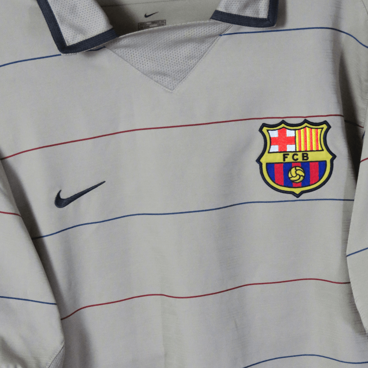 Original FC Barcelona 2003-2004 Away football shirt, size L, Ronaldinho 10 | Nostalgic Football Shirts