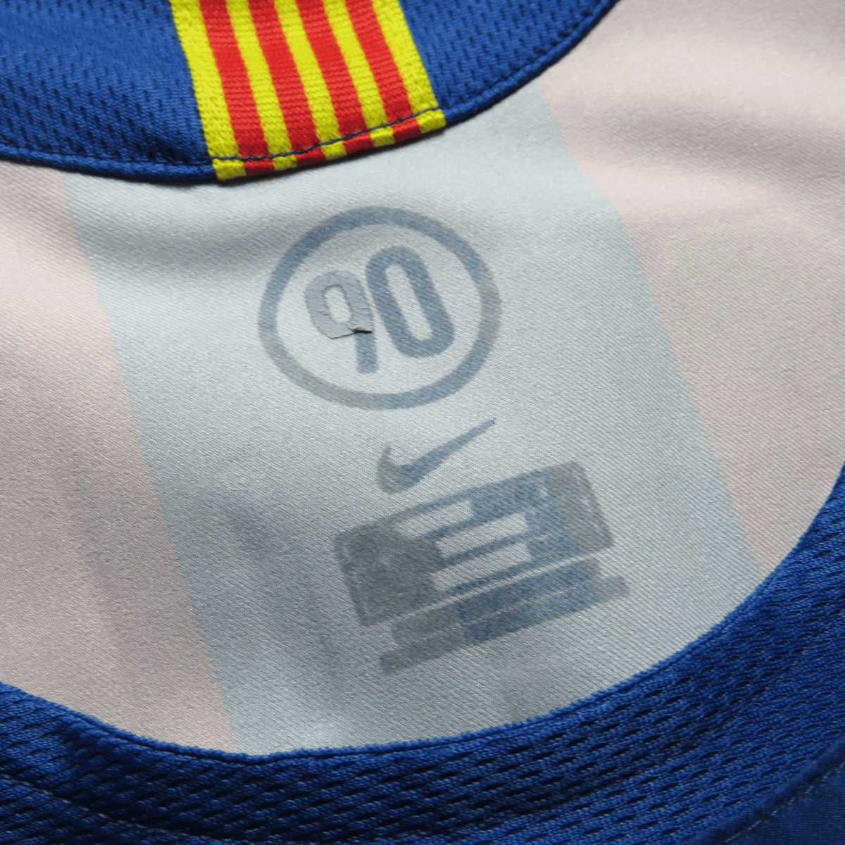 Authentic Nike FC Barcelona 2005-2006 Home shirt, Ronaldinho 10 on the back, size L | Nostalgic Football Shirts