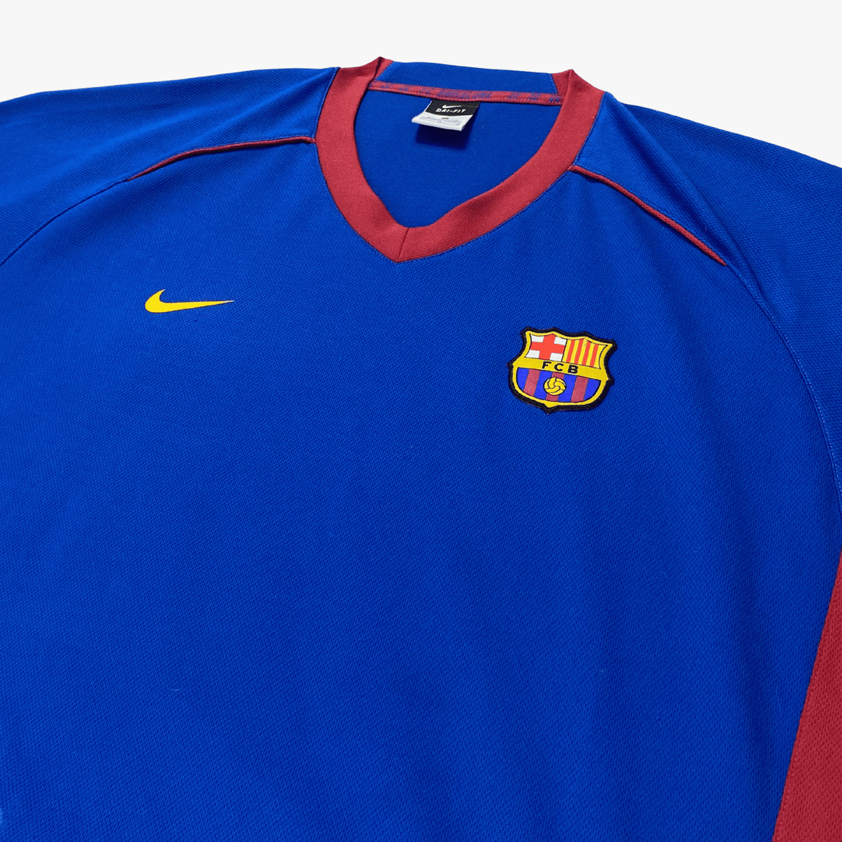 Retro FC Barcelona 2010-2011 Training football jersey by Nike, size L | Nostalgic Football Shirts