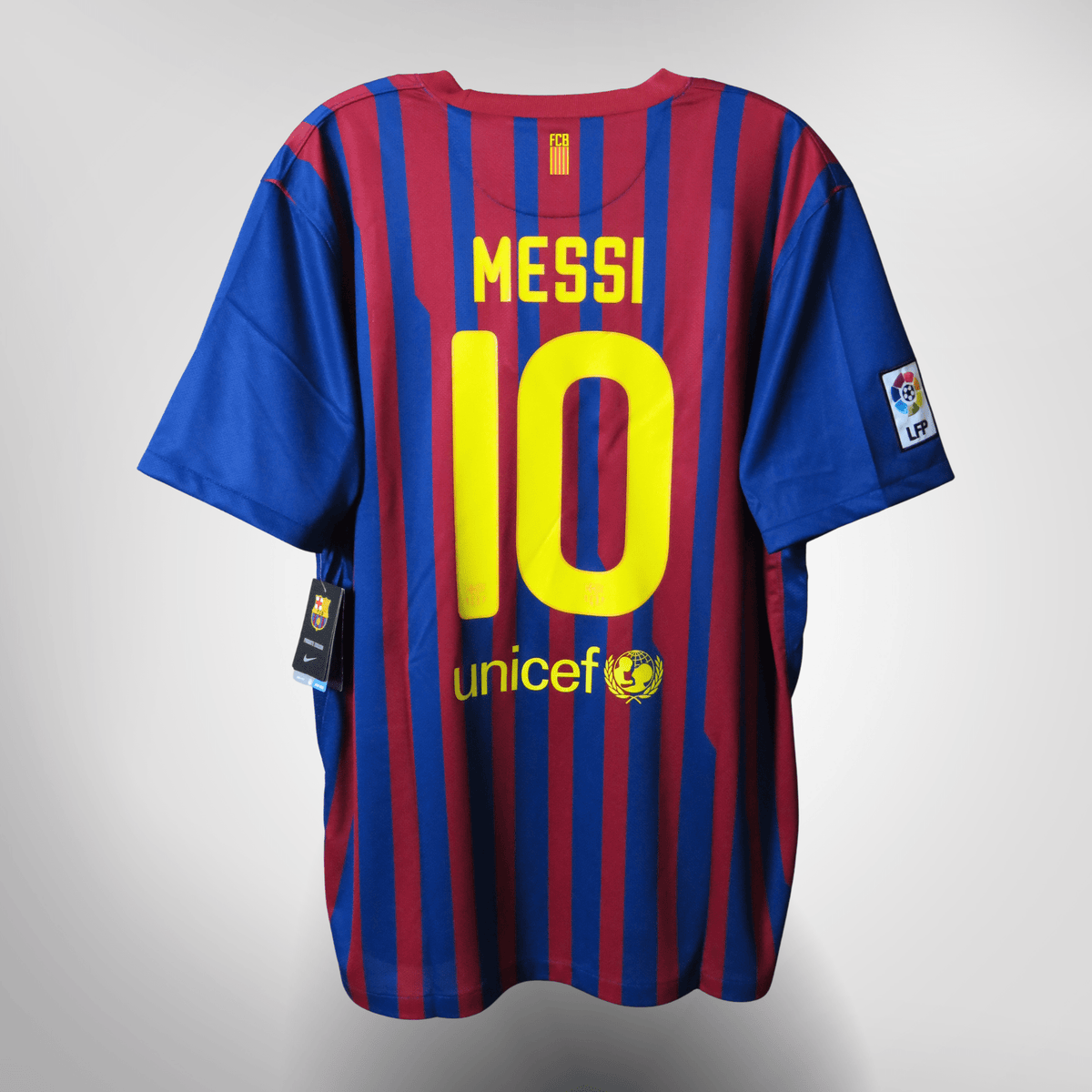 Vintage FC Barcelona 2011-2012 Home football shirt with Messi 10 print, size XL | Nostalgic Football Shirts