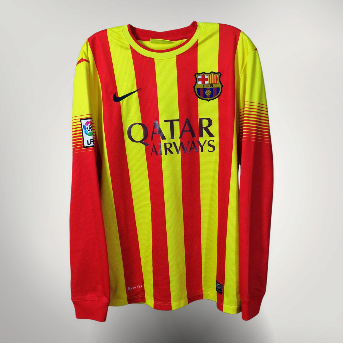 FC Barcelona 2013-2014 Away Longsleeve shirt, Messi 10, Nike, size M, product code 547927-703 | Nostalgic Football Shirts