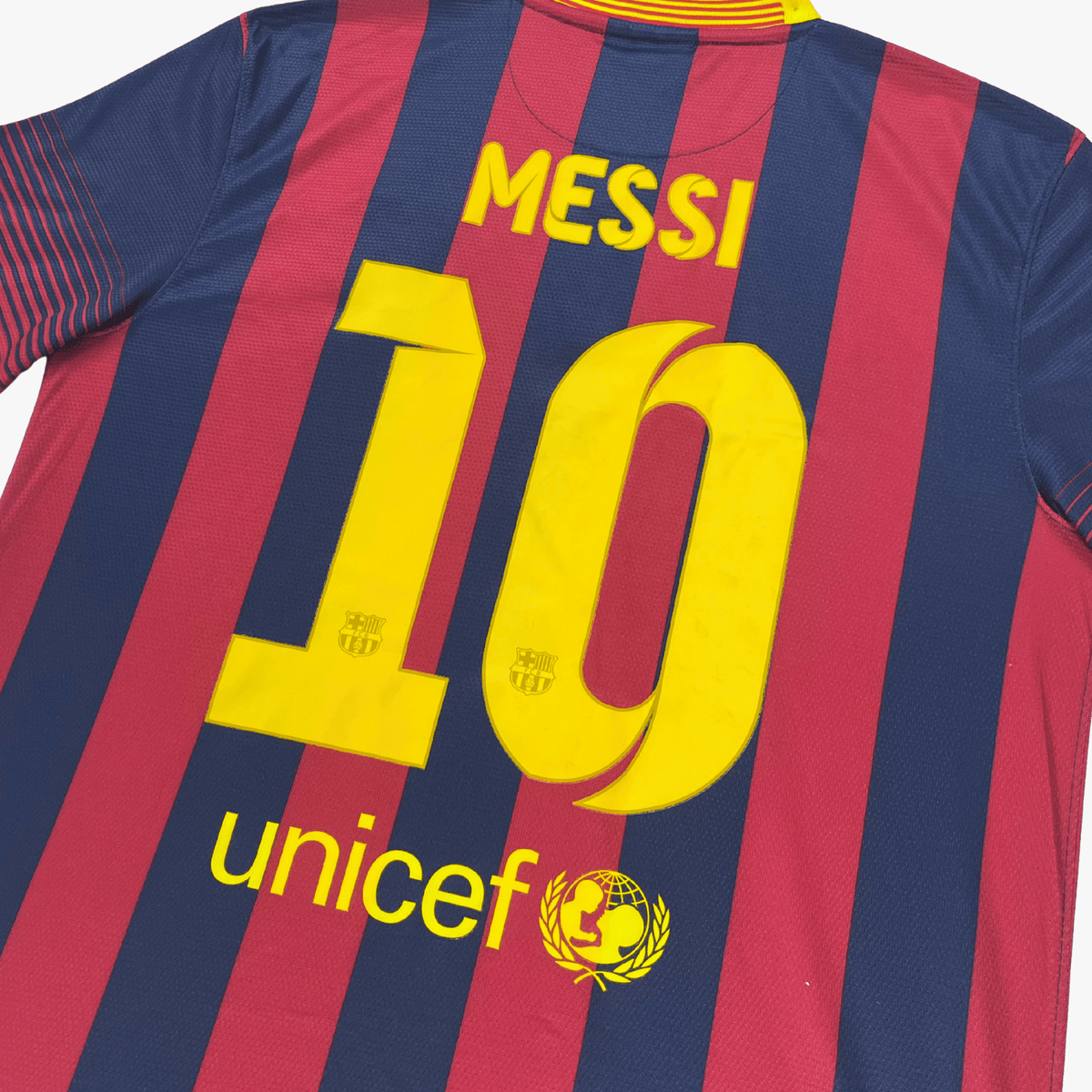 Vintage FC Barcelona 2013-2014 Home football shirt with Messi 10 print, size M | Nostalgic Football Shirts