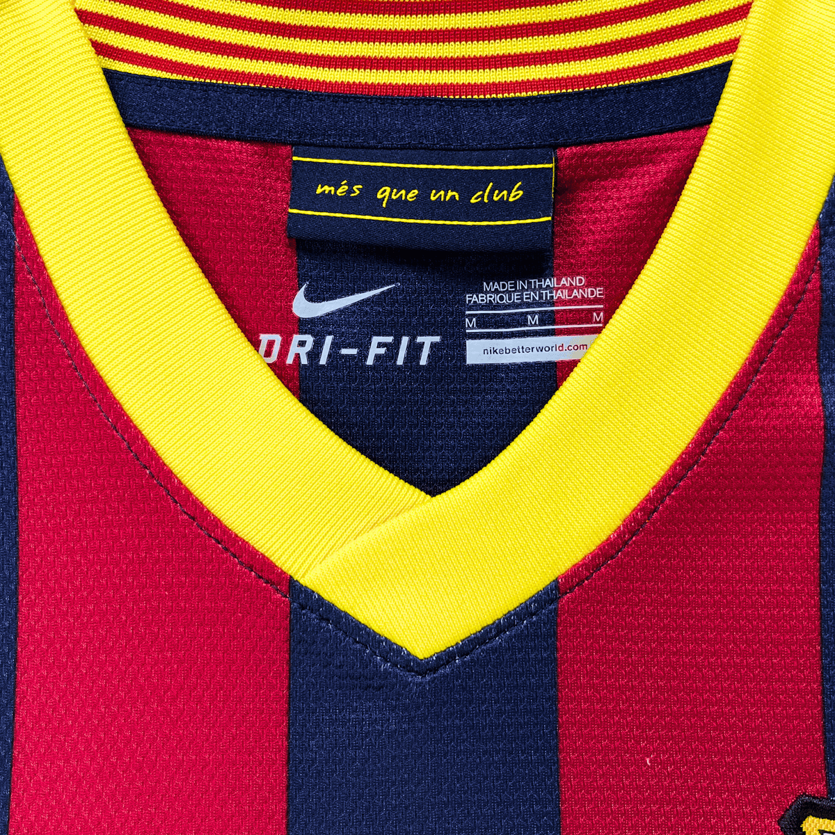 Vintage FC Barcelona 2013-2014 Home football shirt with Messi 10 print, size M | Nostalgic Football Shirts