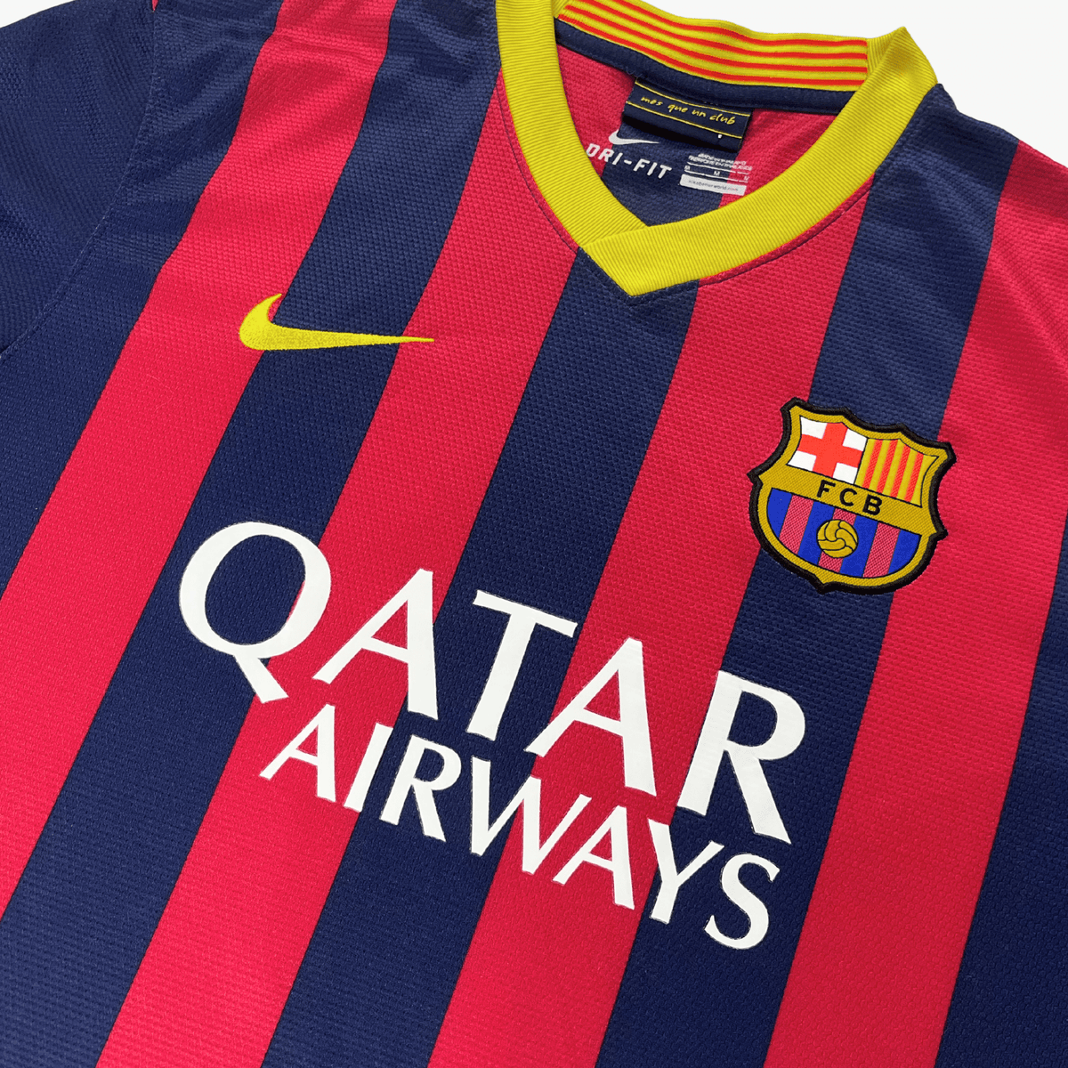 Retro FC Barcelona 2013-2014 Home football jersey by Nike, Xavi 6, size M | Nostalgic Football Shirts