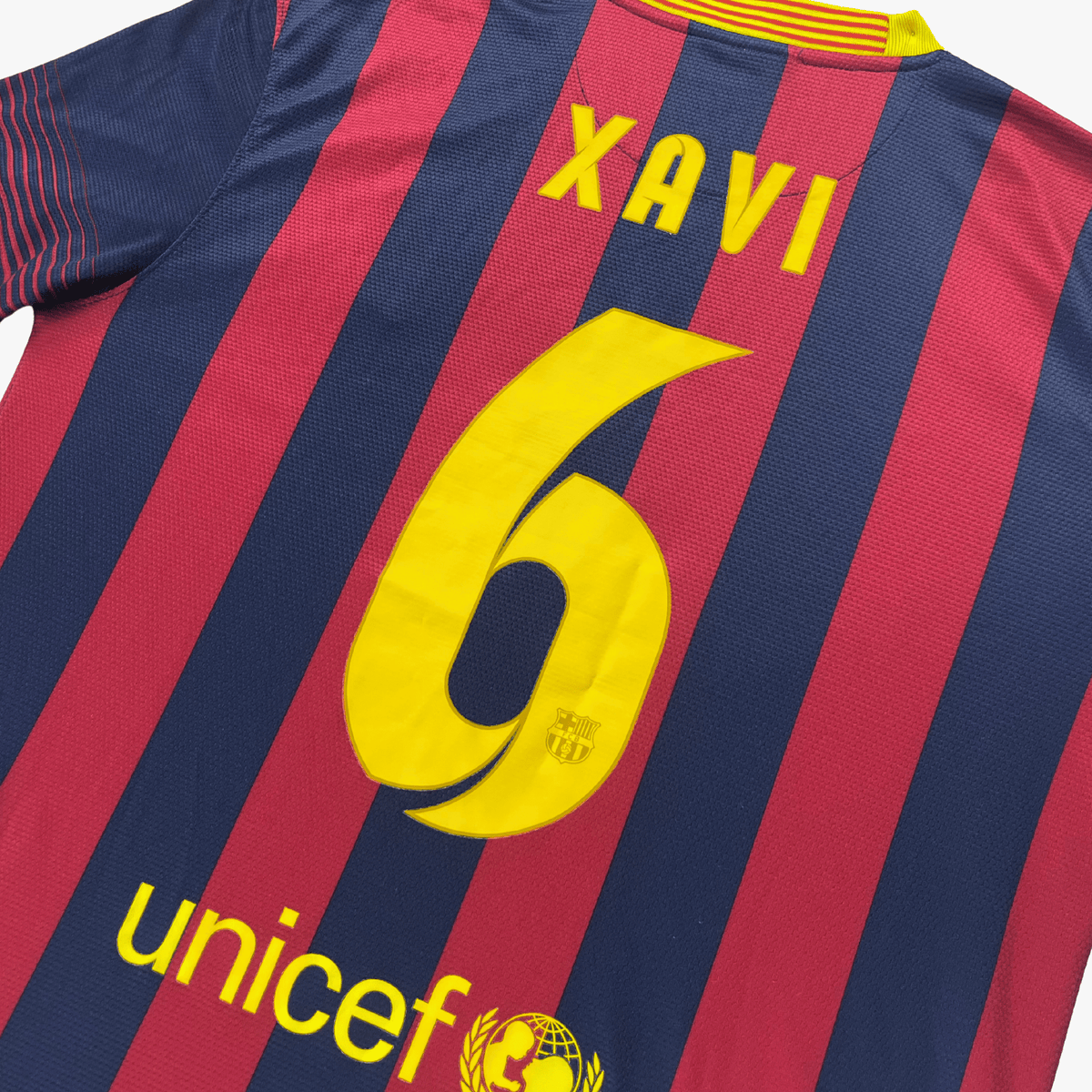 Original FC Barcelona 2013-2014 Home football shirt, size M, Xavi 6 | Nostalgic Football Shirts