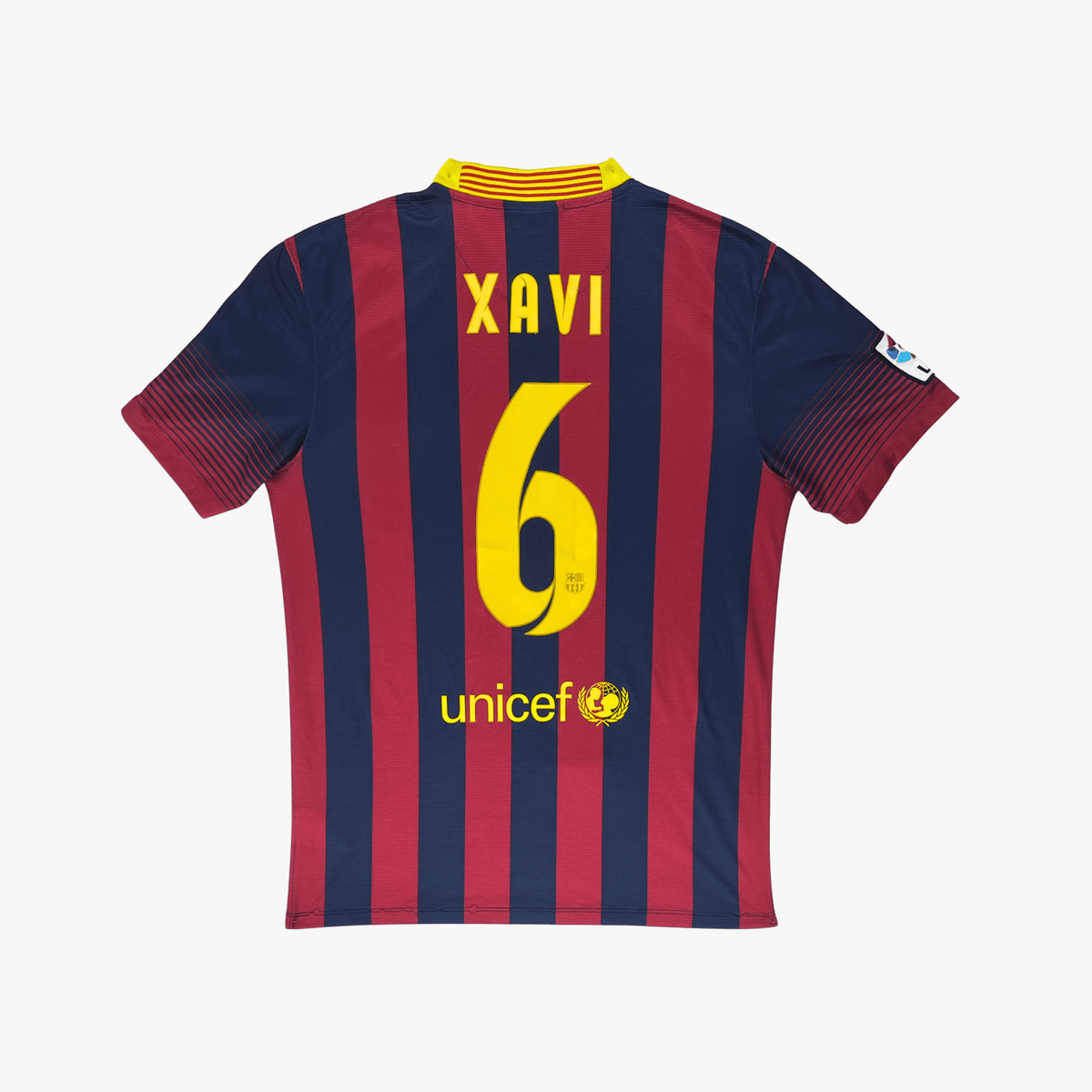 Vintage FC Barcelona 2013-2014 Home football shirt with Xavi 6 print, size M | Nostalgic Football Shirts