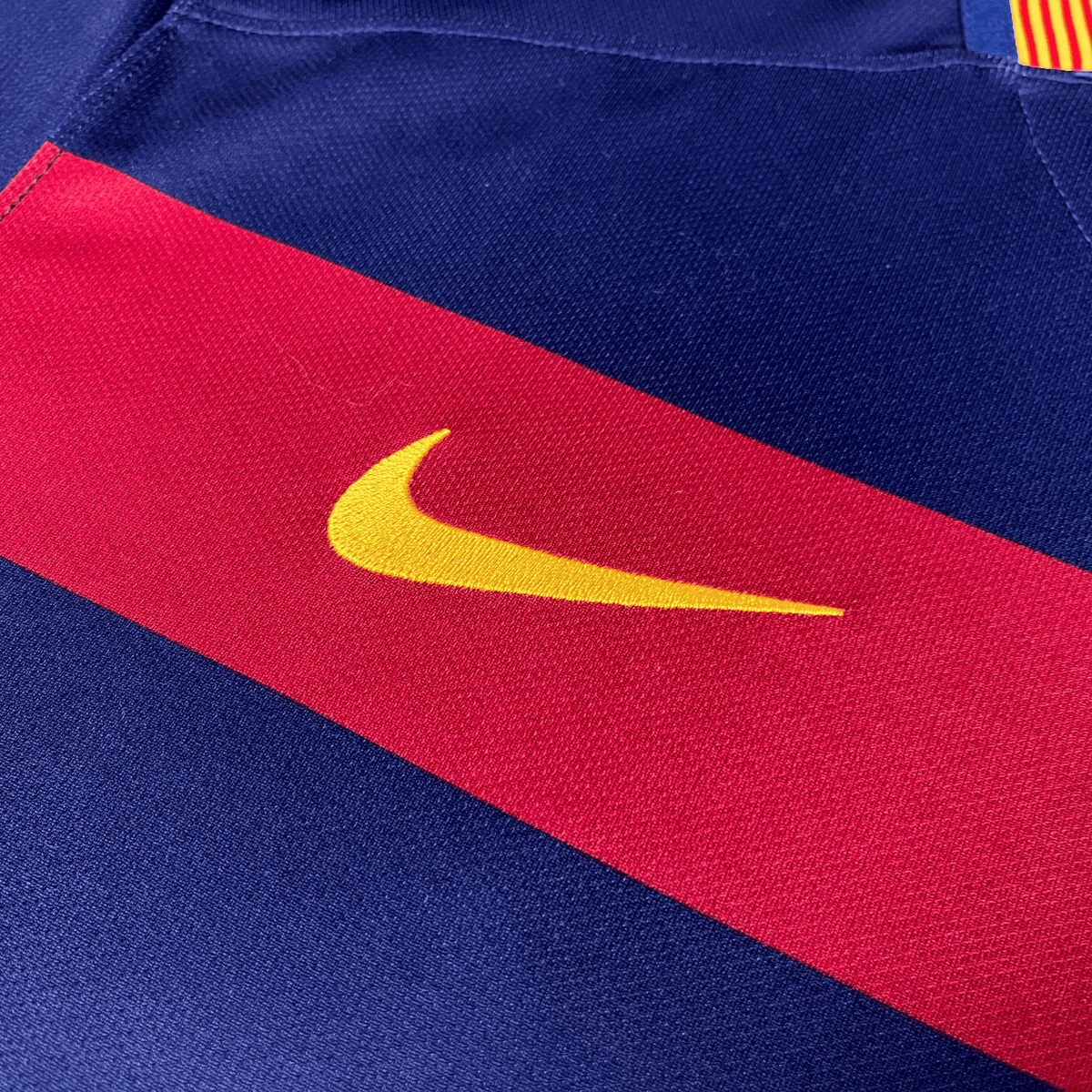 Authentic Nike FC Barcelona 2015-2016 Home shirt, Messi 10 on the back, size XL | Nostalgic Football Shirts