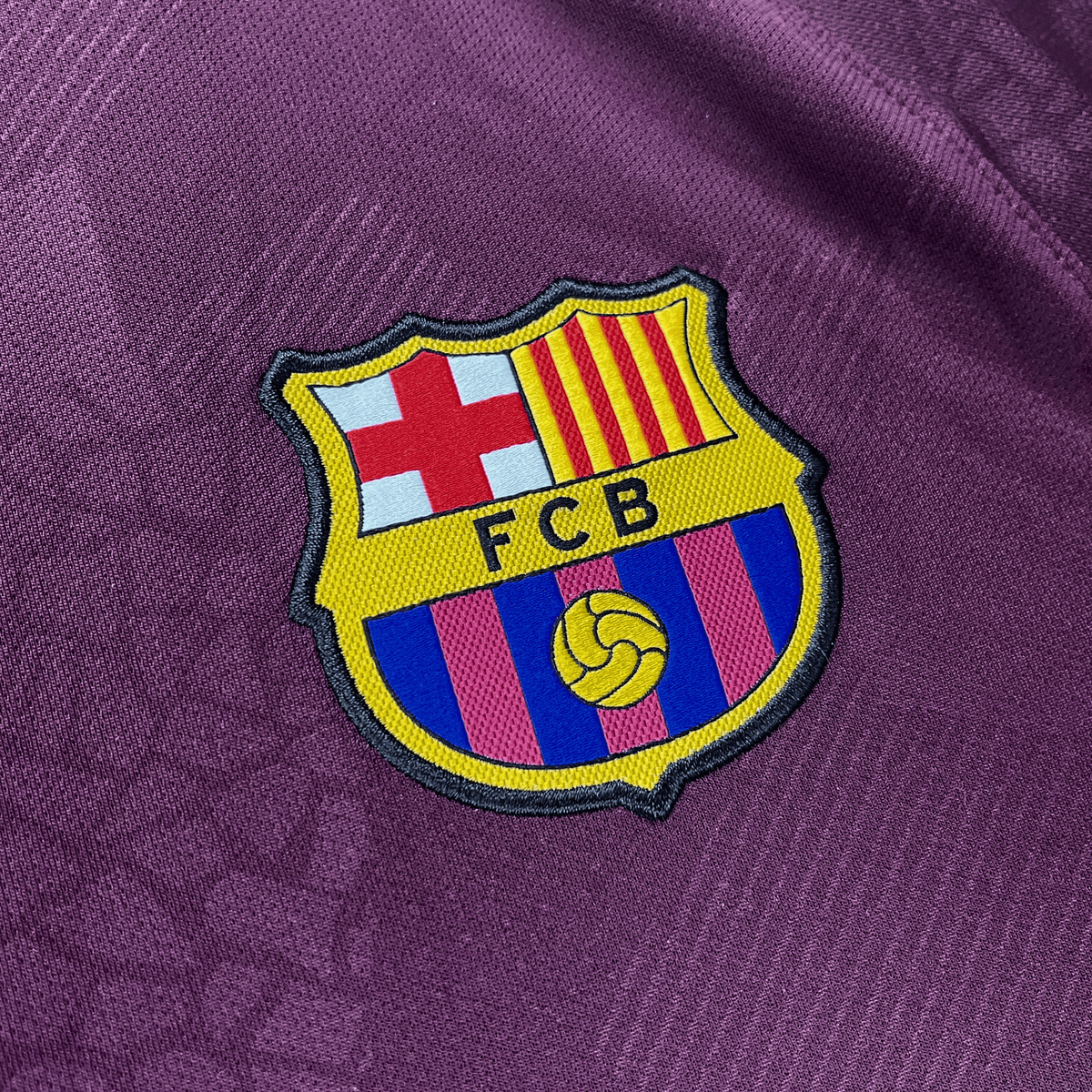 Retro FC Barcelona 2017-2018 Third football jersey by Nike, Messi 10, size M | Nostalgic Football Shirts
